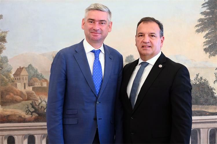 Slika /2023 Slike/F0_v3ZyWwAAT9Fe.jpg